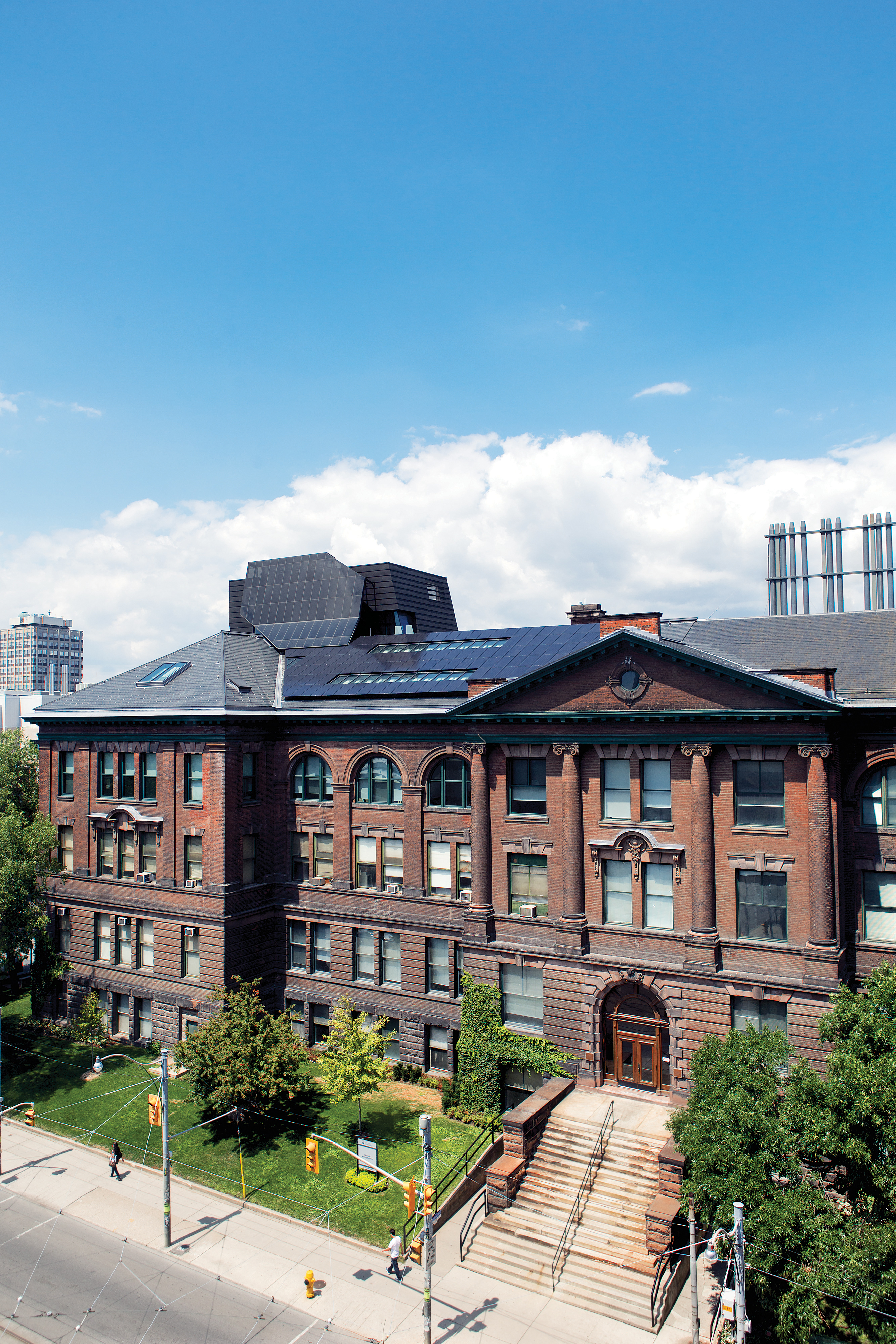In November 2011, the University of Toronto celebrated the opening of the renovated Lassonde Mining Building. The transformation of the building, which first opened in 1904, converted the previously unused attic into new collaborative student design studios and teaching spaces and added a rooftop meeting room.